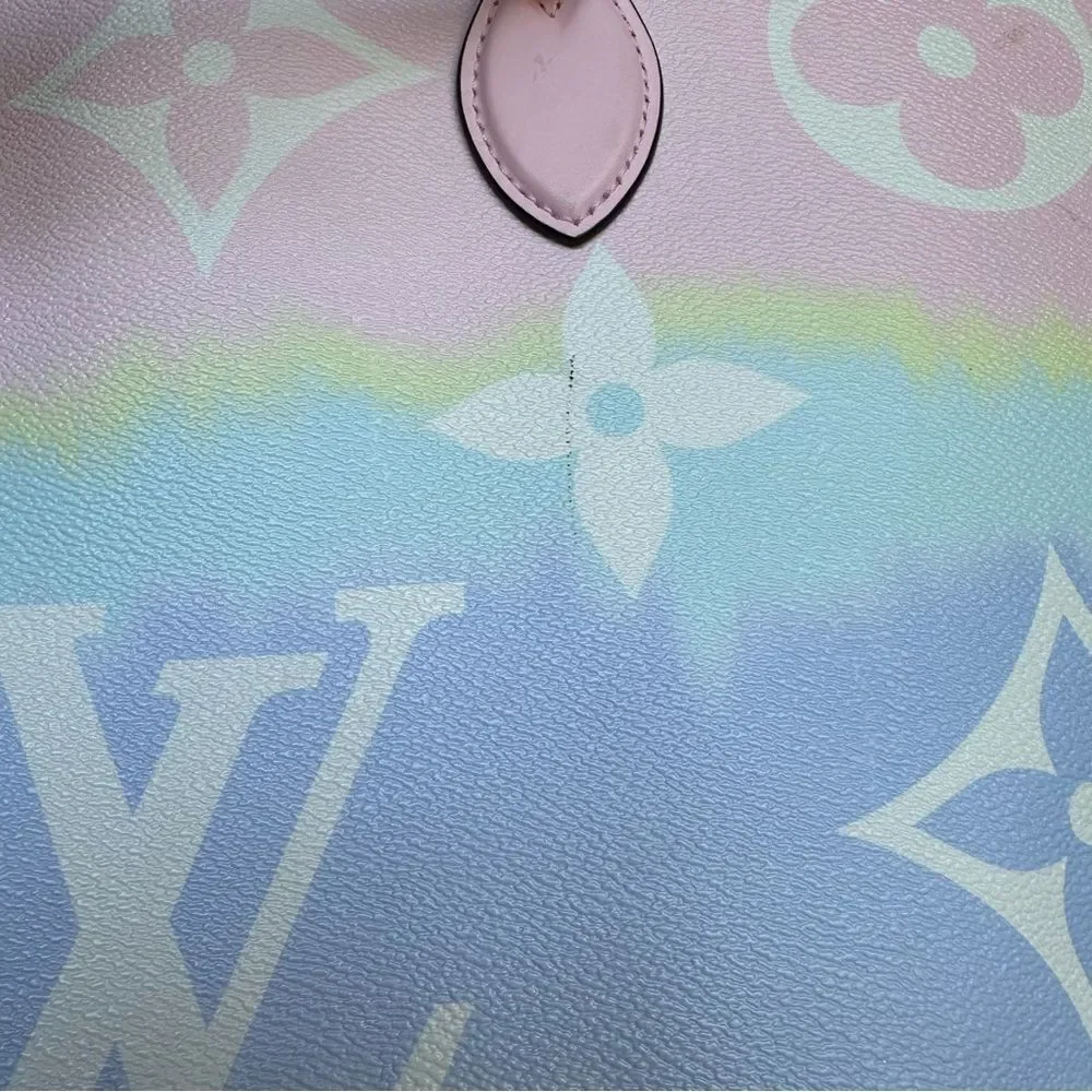 Louis Vuitton Pastel Gradient OnTheGo GM Tote Pink Blue Yellow Ombre Summer 2020